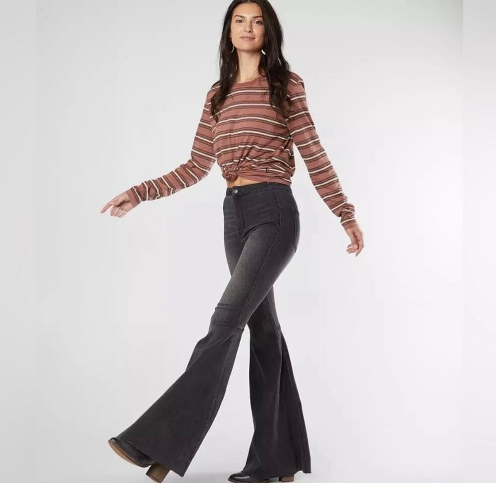 Free people ultra flare black wash Jeans